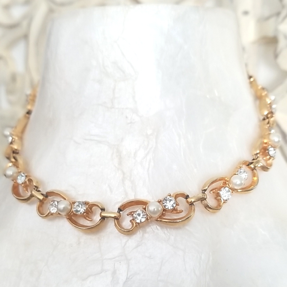 Vintage old Hollywood glam gold-tone rhinestone and faux pearl choker necklace